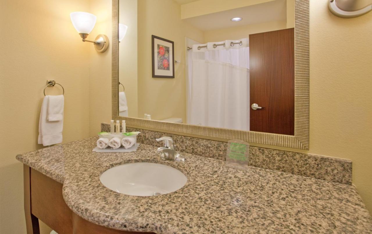 Holiday Inn Express & Suites Gallup East By Ihg Экстерьер фото
